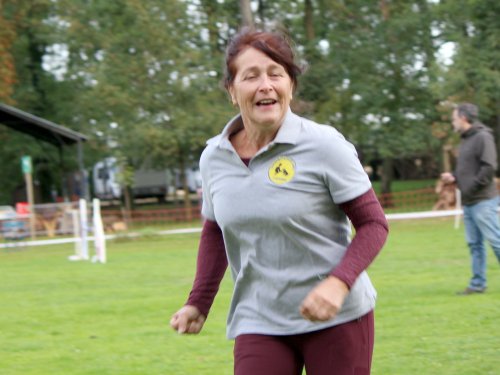 Concours d'agility, nos fontenois au château de la Loyere